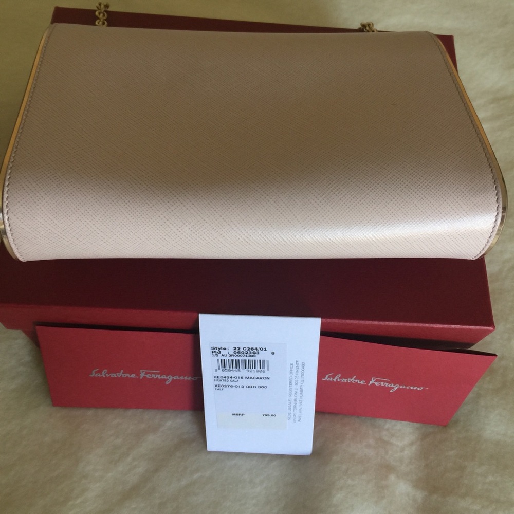 Ferragamo blush crossbody - Picture 2 of 10